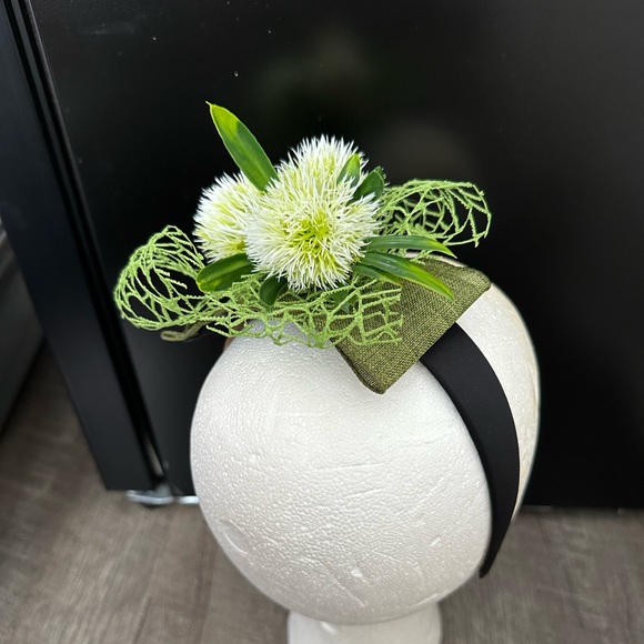 Handmade Designer Fascinator Headband Floral Green Bow Dandelion - Picture 2 of 15